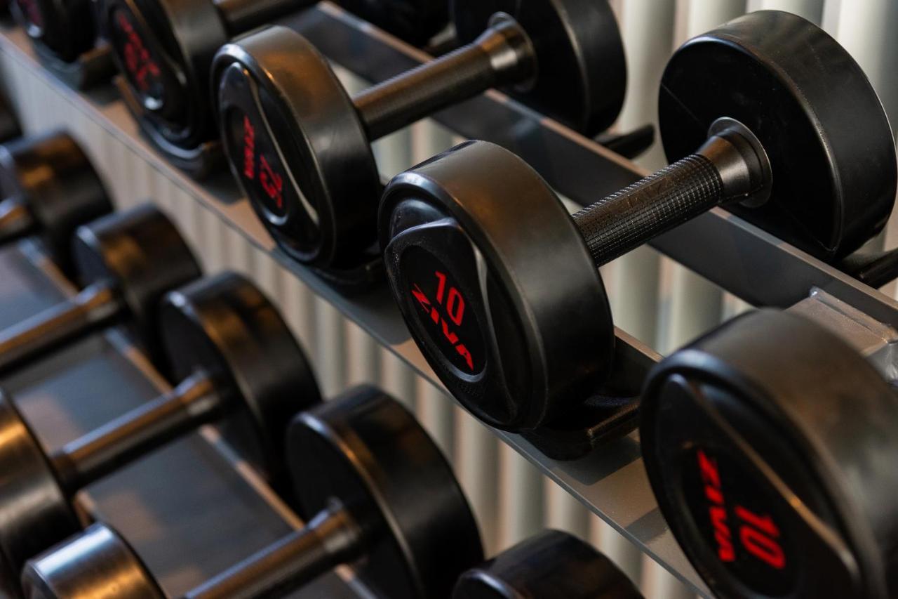Arbour Hotel And Residence Pattaya Εξωτερικό φωτογραφία Dumbbells on a rack