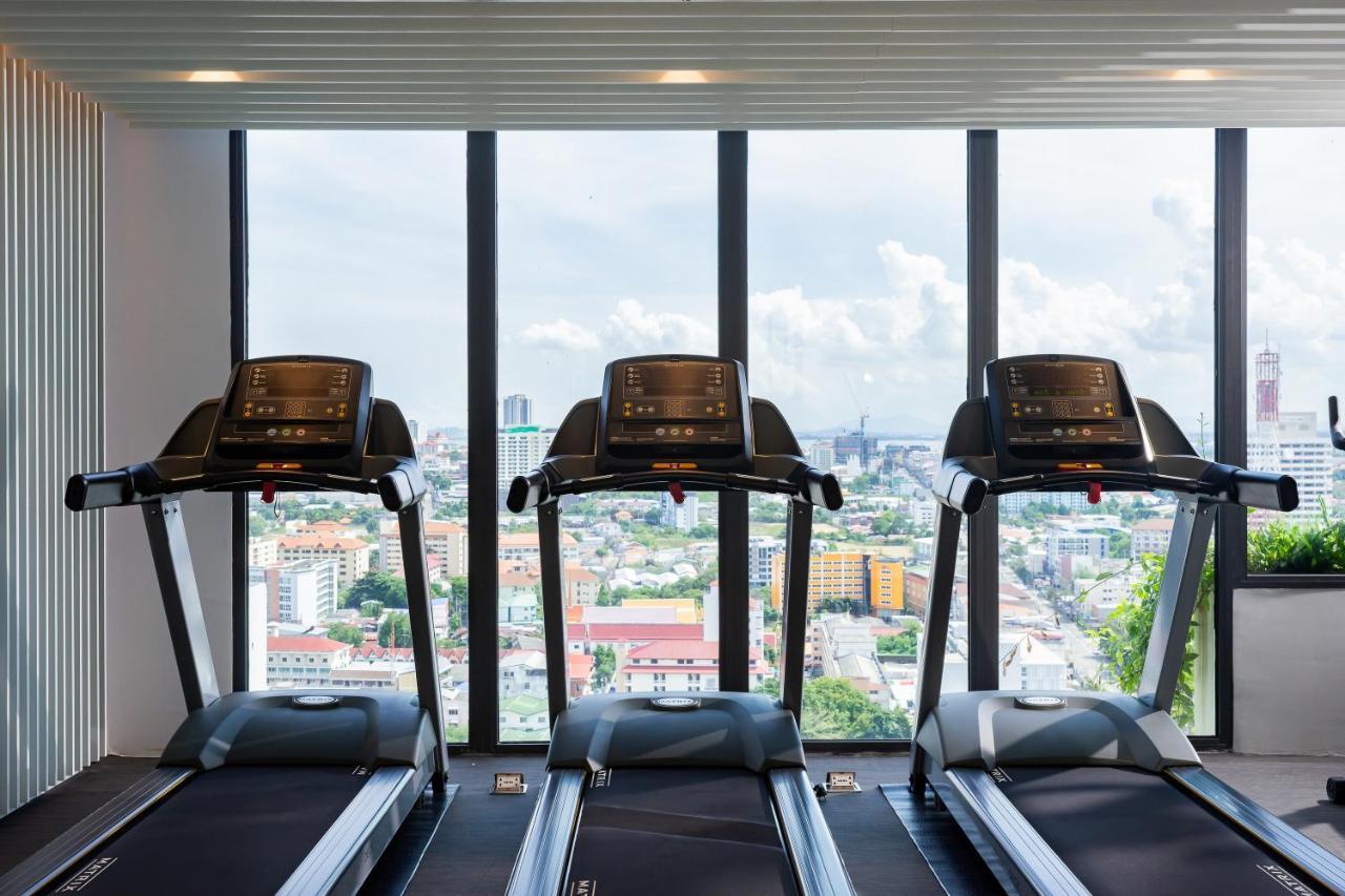Arbour Hotel And Residence Pattaya Εξωτερικό φωτογραφία Treadmills in a gym
