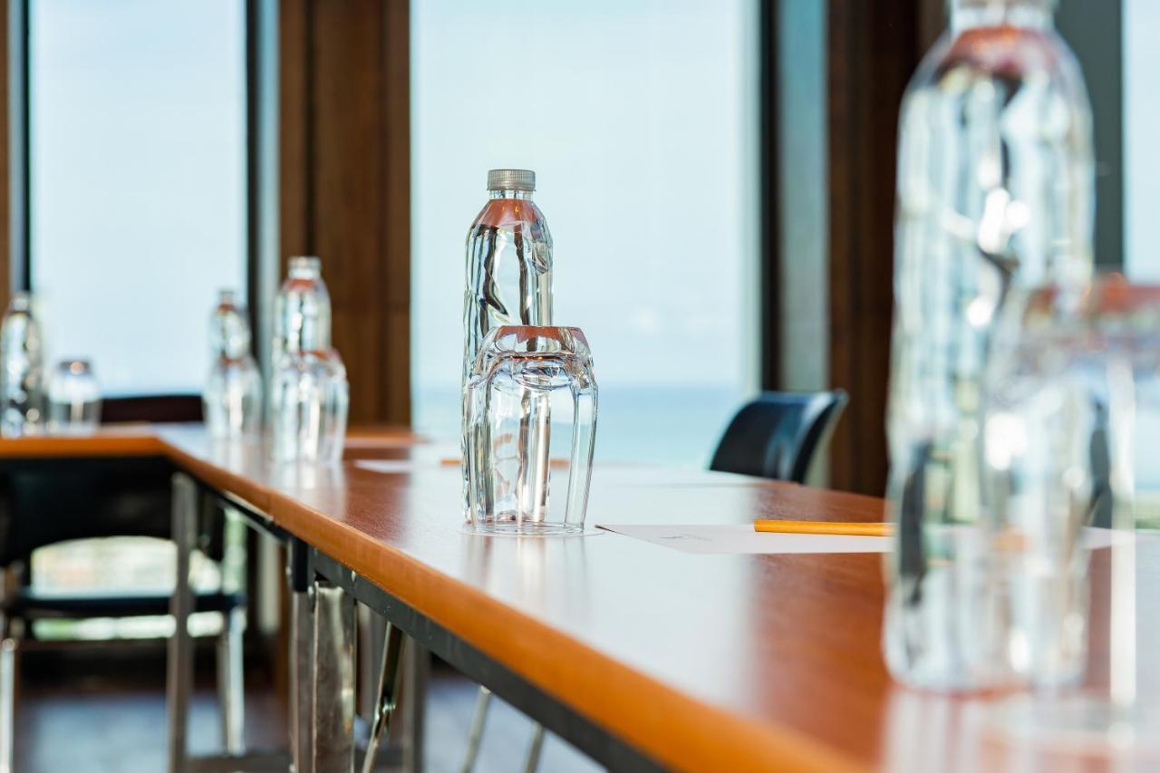 Arbour Hotel And Residence Pattaya Εξωτερικό φωτογραφία Bottled water on a table
