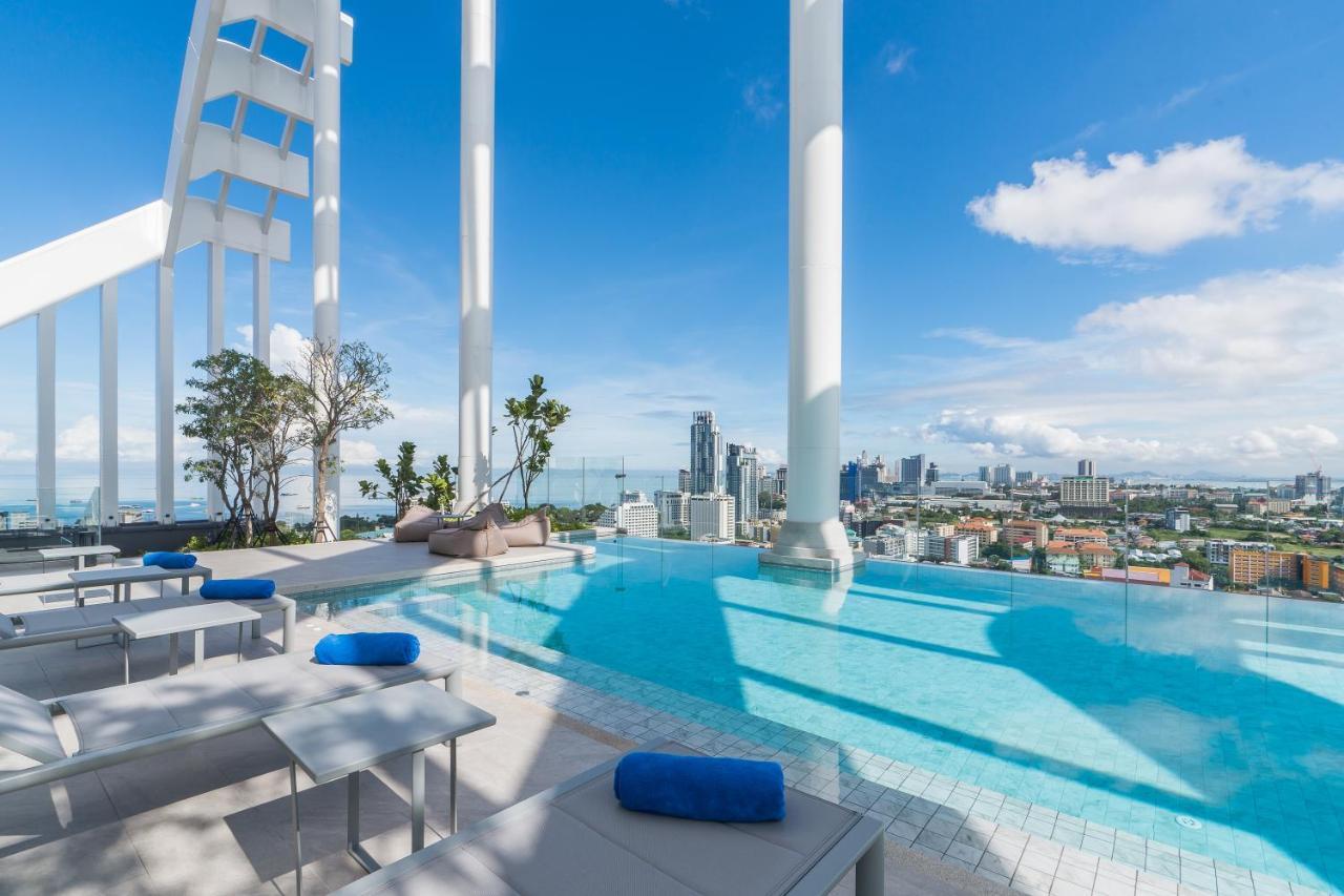 Arbour Hotel And Residence Pattaya Εξωτερικό φωτογραφία Infinity pool at the rooftop